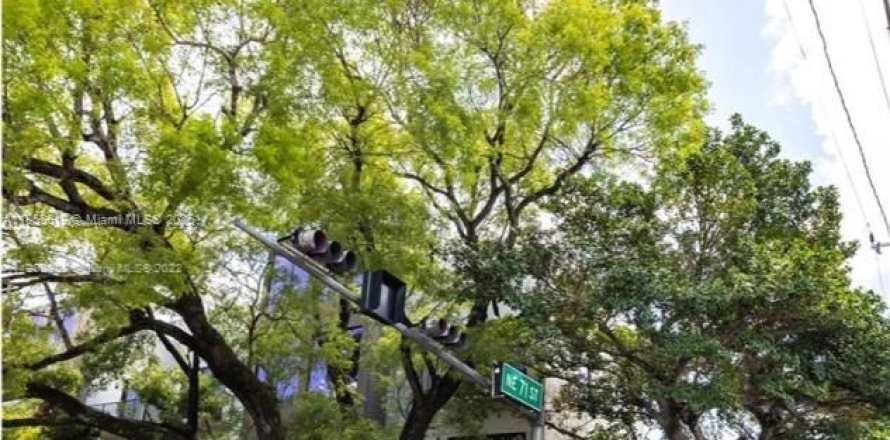 Touwnhouse à Miami, Floride 4 chambres, 215.44 m2 № 1877931
