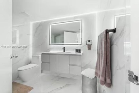 Condominio en venta en Aventura, Florida, 2 dormitorios, 126.81 m2 № 2153333 - foto 22