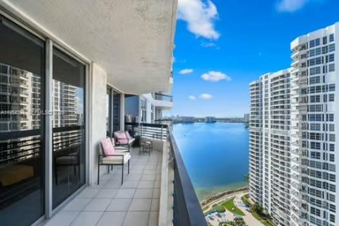 Condominio en venta en Aventura, Florida, 2 dormitorios, 126.81 m2 № 2153333 - foto 6
