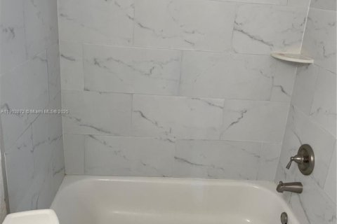 Apartment in Hollywood, Florida 1 bedroom № 1954100 - photo 8