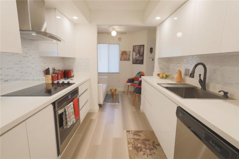 Copropriété à vendre à Pembroke Pines, Floride: 2 chambres, 92.9 m2 № 1729550 - photo 6