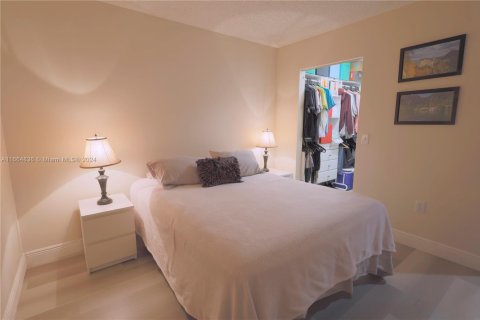 Copropriété à vendre à Pembroke Pines, Floride: 2 chambres, 92.9 m2 № 1729550 - photo 17