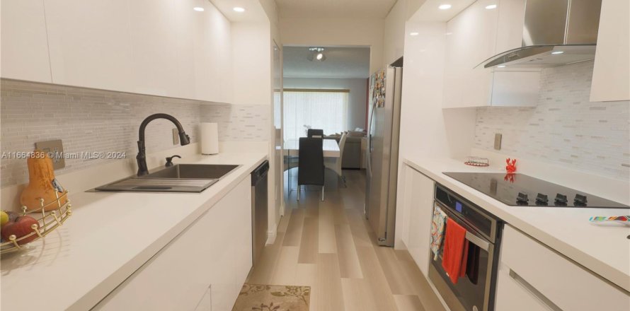 Condo à Pembroke Pines, Floride, 2 chambres № 1729550