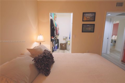 Copropriété à vendre à Pembroke Pines, Floride: 2 chambres, 92.9 m2 № 1729550 - photo 18