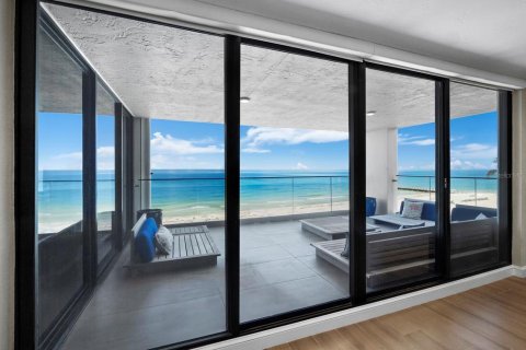 Condo in Longboat Key, Florida, 3 bedrooms  № 1918679 - photo 25