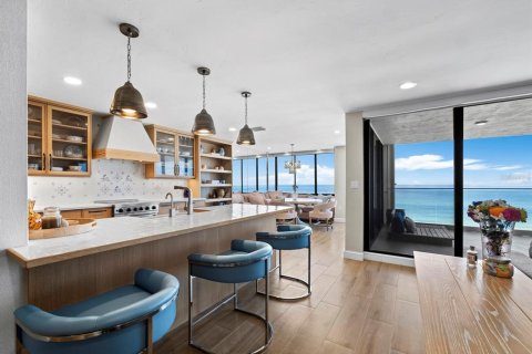 Condo in Longboat Key, Florida, 3 bedrooms  № 1918679 - photo 17
