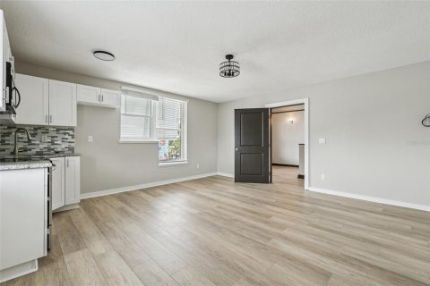 Apartamento en alquiler en Clermont, Florida, 1 dormitorio, 57.13 m2 № 1789201 - foto 9