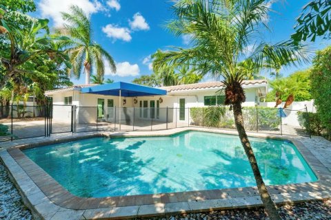 Villa ou maison à vendre à Fort Lauderdale, Floride: 3 chambres, 145.3 m2 № 2432834 - photo 2