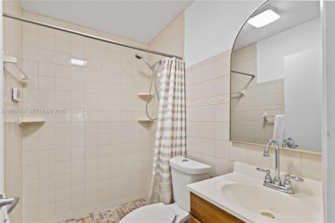 House in Plantation, Florida 3 bedrooms, 145.95 sq.m. № 2071688 - photo 30
