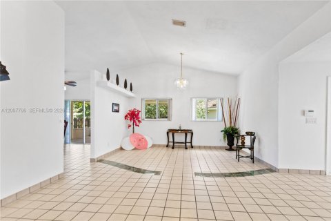 House in Plantation, Florida 3 bedrooms, 145.95 sq.m. № 2071688 - photo 5