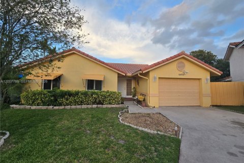 House in Plantation, Florida 3 bedrooms, 145.95 sq.m. № 2071688