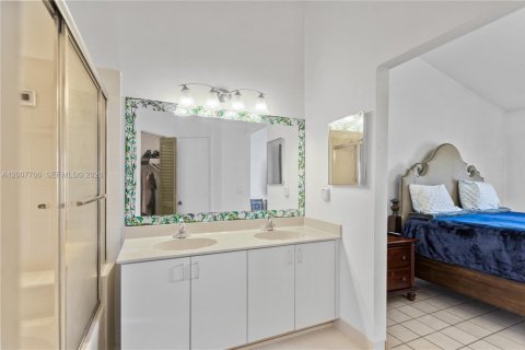 House in Plantation, Florida 3 bedrooms, 145.95 sq.m. № 2071688 - photo 25