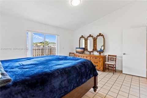 House in Plantation, Florida 3 bedrooms, 145.95 sq.m. № 2071688 - photo 22