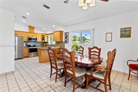 House in Plantation, Florida 3 bedrooms, 145.95 sq.m. № 2071688 - photo 10