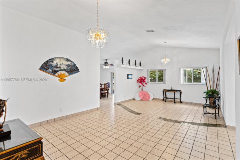 House in Plantation, Florida 3 bedrooms, 145.95 sq.m. № 2071688 - photo 4
