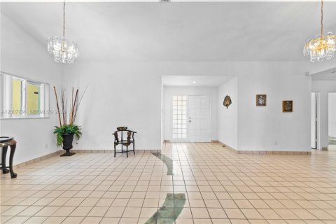 House in Plantation, Florida 3 bedrooms, 145.95 sq.m. № 2071688 - photo 7