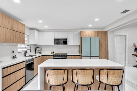 Villa ou maison à vendre à North Miami, Floride: 4 chambres, 160.16 m2 № 1996391 - photo 25