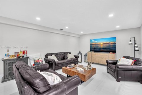 Villa ou maison à vendre à North Miami, Floride: 4 chambres, 160.16 m2 № 1996391 - photo 27