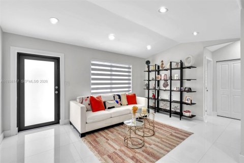 Villa ou maison à vendre à North Miami, Floride: 4 chambres, 160.16 m2 № 1996391 - photo 12