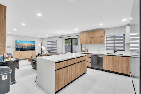 Villa ou maison à vendre à North Miami, Floride: 4 chambres, 160.16 m2 № 1996391 - photo 20