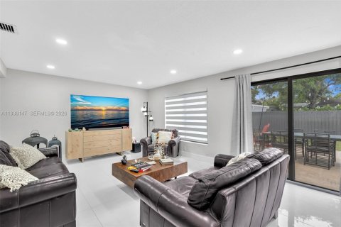 Villa ou maison à vendre à North Miami, Floride: 4 chambres, 160.16 m2 № 1996391 - photo 29