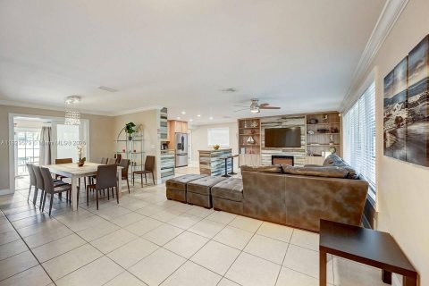 Villa ou maison à louer à Hollywood, Floride: 5 chambres, 174.66 m2 № 1980665 - photo 2