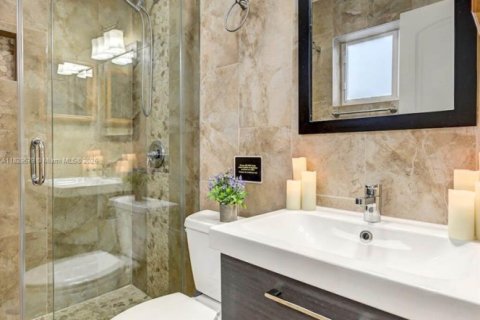 Villa ou maison à louer à Hollywood, Floride: 5 chambres, 174.66 m2 № 1980665 - photo 13