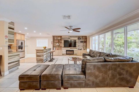 Villa ou maison à louer à Hollywood, Floride: 5 chambres, 174.66 m2 № 1980665 - photo 3