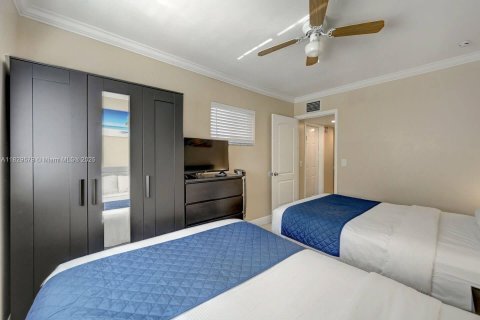 Villa ou maison à louer à Hollywood, Floride: 5 chambres, 174.66 m2 № 1980665 - photo 27