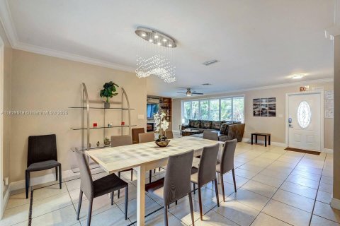 Villa ou maison à louer à Hollywood, Floride: 5 chambres, 174.66 m2 № 1980665 - photo 7