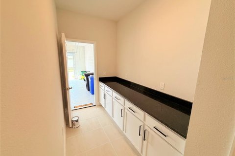 Villa ou maison à louer à DeBary, Floride: 4 chambres, 232.07 m2 № 2290748 - photo 9