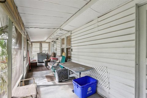 House in Zephyrhills, Florida 4 bedrooms, 144.93 sq.m. № 2095763 - photo 3
