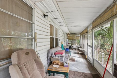 House in Zephyrhills, Florida 4 bedrooms, 144.93 sq.m. № 2095763 - photo 4