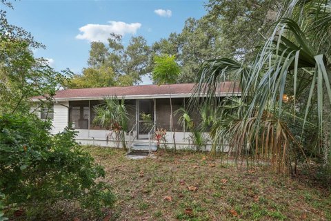 House in Zephyrhills, Florida 4 bedrooms, 144.93 sq.m. № 2095763