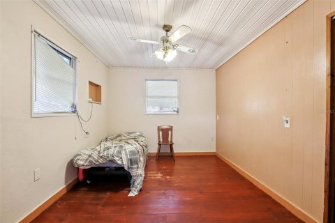 House in Zephyrhills, Florida 4 bedrooms, 144.93 sq.m. № 2095763 - photo 18