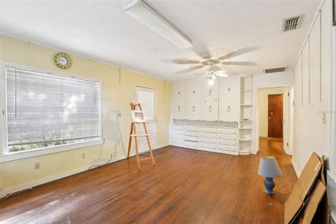 House in Zephyrhills, Florida 4 bedrooms, 144.93 sq.m. № 2095763 - photo 5