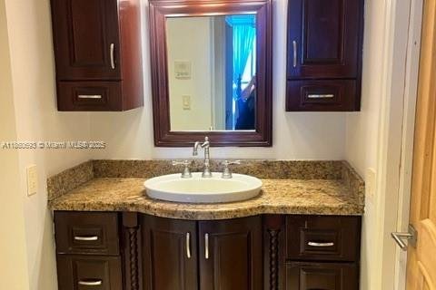 Снять в аренду кондоминиум в Майами-Бич, Флорида 2 спальни, 94.76м2, № 1957668 - фото 7