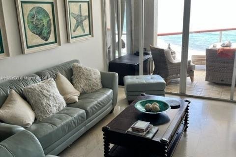 Снять в аренду кондоминиум в Майами-Бич, Флорида 2 спальни, 94.76м2, № 1957668 - фото 10