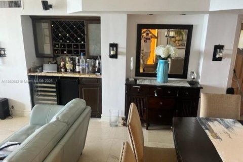 Снять в аренду кондоминиум в Майами-Бич, Флорида 2 спальни, 94.76м2, № 1957668 - фото 5