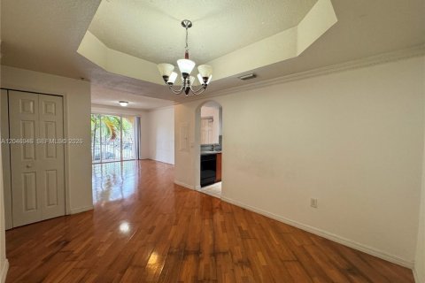 Снять в аренду кондоминиум в Дорал, Флорида 3 спальни, 118.08м2, № 2244752 - фото 6