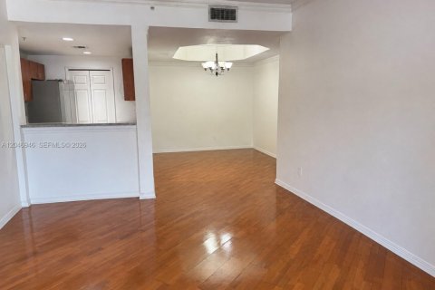 Снять в аренду кондоминиум в Дорал, Флорида 3 спальни, 118.08м2, № 2244752 - фото 3