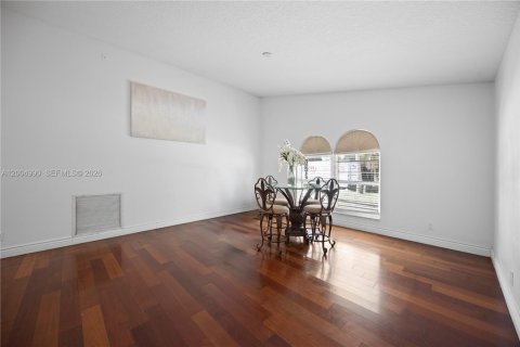 House in Palm Beach, Florida 4 bedrooms, 251.02 sq.m. № 2069029 - photo 14