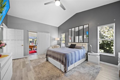 House in Palm Beach, Florida 4 bedrooms, 251.02 sq.m. № 2069029 - photo 24