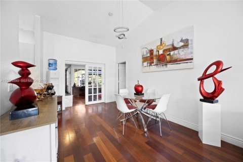 House in Palm Beach, Florida 4 bedrooms, 251.02 sq.m. № 2069029 - photo 6