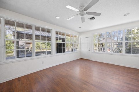 House in Palm Beach, Florida 4 bedrooms, 251.02 sq.m. № 2069029 - photo 20