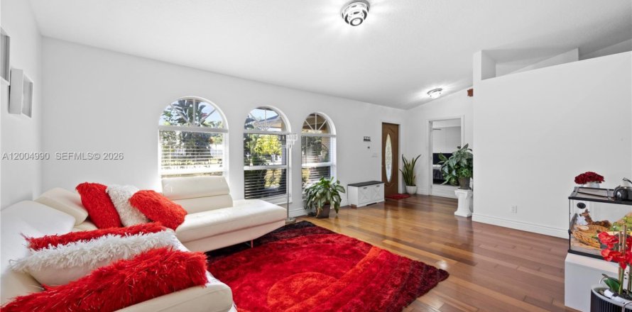 House in Palm Beach, Florida 4 bedrooms, 251.02 sq.m. № 2069029