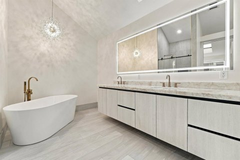Casa en venta en West Palm Beach, Florida, 3 dormitorios, 210.98 m2 № 2433812 - foto 29