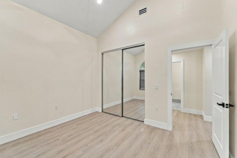 Casa en venta en West Palm Beach, Florida, 3 dormitorios, 210.98 m2 № 2433812 - foto 22
