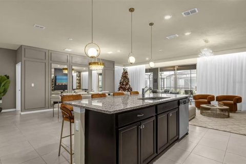 House in Davenport, Florida 10 bedrooms, 408.68 sq.m. № 1903804 - photo 8