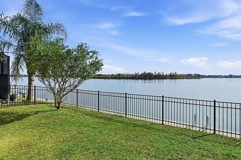 House in Groveland, Florida 4 bedrooms, 273.69 sq.m. № 2148547 - photo 24